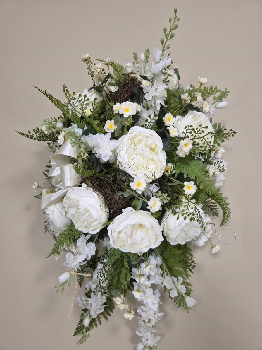 Smútočná ikebana Biela